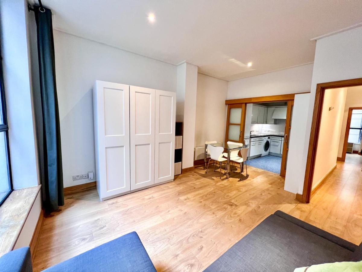 Superior Entire Apartment Between St Pauls Cathedral And Covent Garden Londra Dış mekan fotoğraf